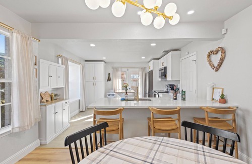 Rowlett House | Bond Haven: Bright & Inviting Family-Friendly Home