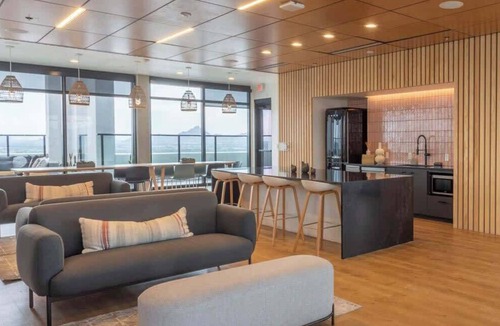 Evans Churchill Apartment | Boulevard Stays Modern Highrise STU Sky Pool, Gym 11