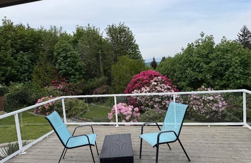 Silver Lake House | Breathtaking mountain & Sunrise views with AC in charming Everett