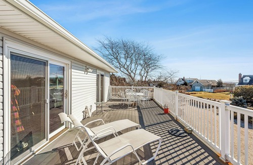 Hampton Bays House | Bridge-View - 1 mi Dune Rd - Private Beach Access