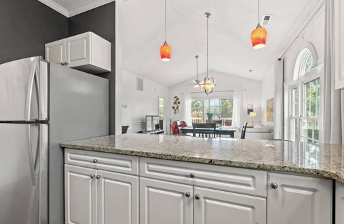 Myrtle Beach Condo | Bright 2 BR, Fully Equipt, 3rd Floor Cozy Condo in Myrtle Beach