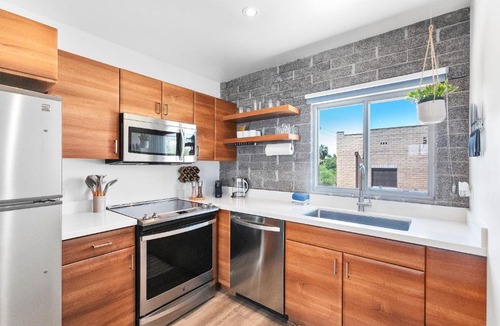 Roosevelt Apartment | Bright Micro-Flat steps from DTPH Pool & Parking