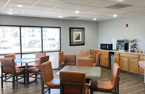 Maryvale Hotel | Budget Inn