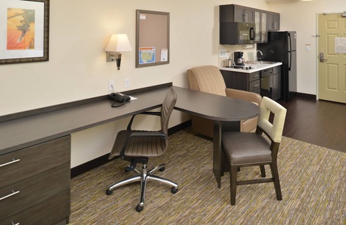 Eugene Hotel | Candlewood Suites Eugene Springfield by IHG
