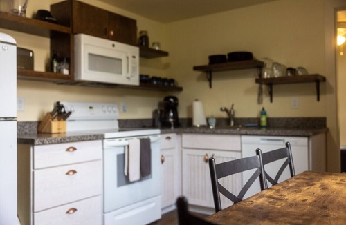 Market District Condo | Capistrano- Rhodee #4: Close to UO/Autzen