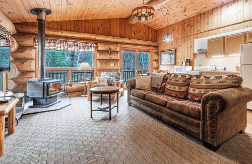 Lutsen Hotel | Cascade Lodge