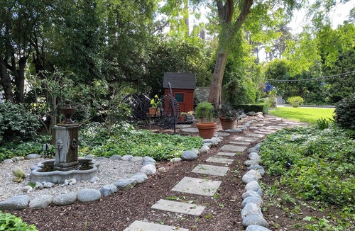 South Arroyo Cottage | Charming 2-bedroom cottage in Pasadena with AC