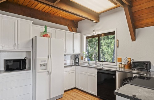 Eugene House | Charming A Frame on Wooded Hillside 5 min to Eugene