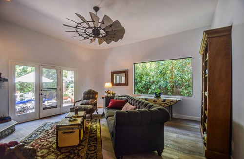Camelback East House | Charming Biltmore Cottage