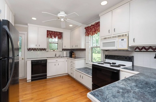 Waynesboro House | Charming Cape Cod overlooking South River in Waynesboro