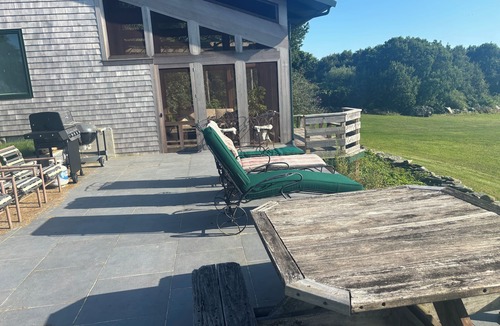 Little Compton Cottage | Charming cottage with bucolic farm views, private waterfront 🏝️🐄☀️