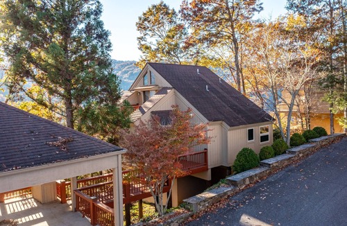 Whittier House | Charming Mountain Getaway| Wifi | Country Club