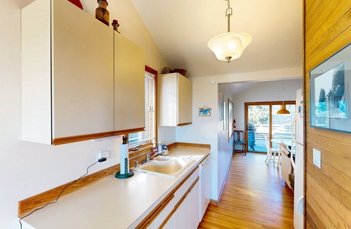 Cannon Beach Cottage | Charming, oceanfront cottage with WiFi & easy beach access