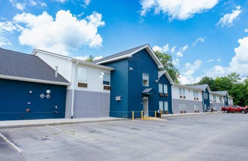 Dillard Hotel | Clarion Pointe-Dillard near Blue Ridge Mountains