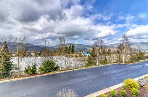 Hood River House | Clearwater Spring