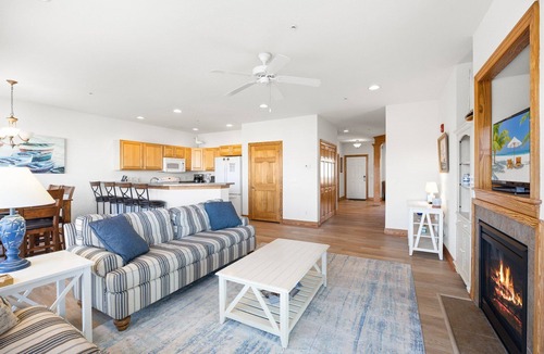 Bermuda Bay Condo | Coastal Get Away Pool, Gym & 5-Min Beach Drive