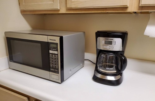 Garden City Condo | Comfortable Condo near Beach, Golf, Myrtle Beach!