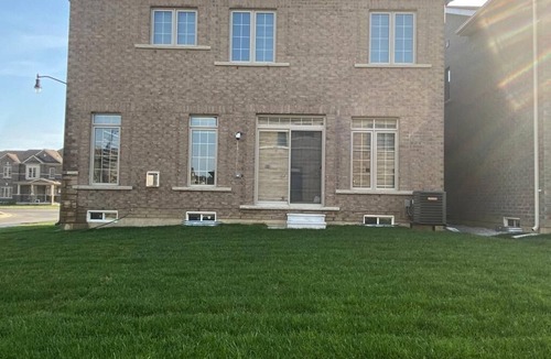 Brampton House | Comfy VRBO Getaway For Groups - 6 Bedrooms, 3,5 Baths, 12 Persons Could Sleep