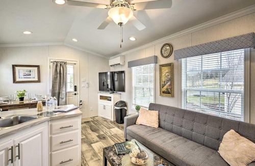 Pleasant Mount House | Cottage Complex 8 Bedroom At Equestrian House