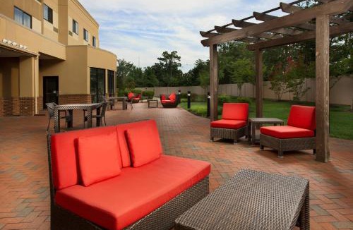 Waldorf Hotel | Courtyard by Marriott Waldorf