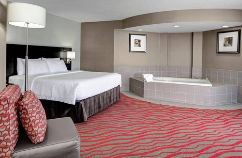 Downtown Hotel | Courtyard St. Cloud