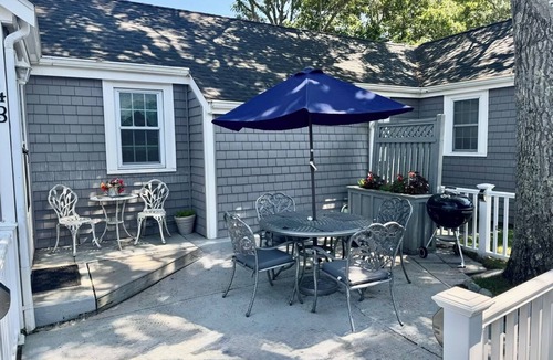Hyannis Cottage | Cozy Cape Cod Cottage- Steps from the Ocean, 2 Bedrooms!