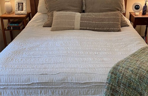 Lemont House | Cozy Cape Cod - Minutes from Stadium. Family and Pet Friendly!