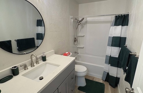 Western House | Cozy Simplicity 2-bedroom townhome in charming Eugene with pool area.