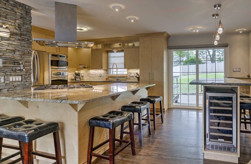 West Omaha House | CWS DATES AVAILABLE! EXECUTIVE SUITE-CHEF'S KITCHEN, AMAZING LOCATION & COZY