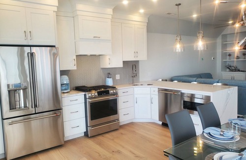 Salisbury Beach House | Direct Ocean Front Salisbury Beach North Side Step out onto sand!