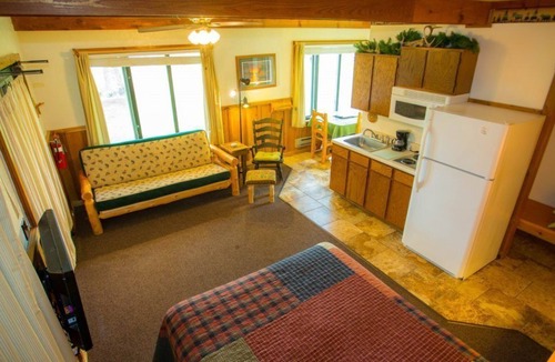 Puposky House | Double Poolside Studio Suites - Steps from Resort Amenities