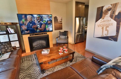 Walla Walla Villa | Downtown Walla Walla Townhome · Walk to Main St · Rooftop + Garage