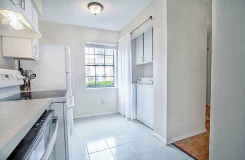 Longview House | Dreamy 2 bdr Longview Townhome
