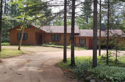 Conover Cottage | Eagle River/Conover House -Come Explore NearTrails