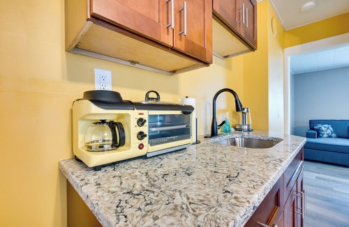 Easthampton Apartment | Easthampton Vacation Rental - Walk to Breweries!