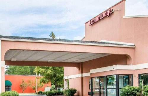 Dothan Cabin | Econo Lodge Dothan West