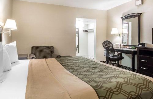 West Haven Cabin | Econo Lodge