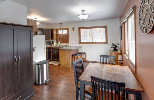 Pillager House | Edgewater Haven Retreat