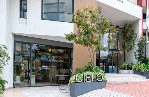 Financial District Apartment | Edificio Cielo by Host Ecuador