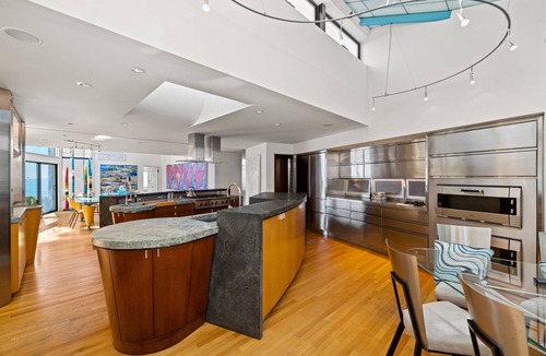 Toro Canyon House | Exclusive Beachfront Compound