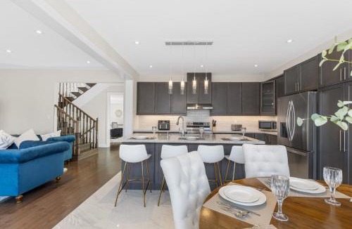 Mount Pleasant House | Executive 5BR-4BATH Detached Bramp/Miss Border