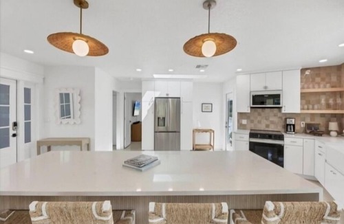 Grove City House | Experience waterfront vacation living