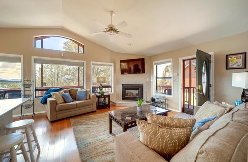 Payson House | Fire Pit & Views: ‘Falconcrest’ Cottage in Payson!