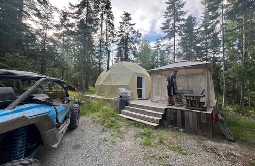 Clark Fork Cottage | Forest Glamping Dome in Clark Fork
