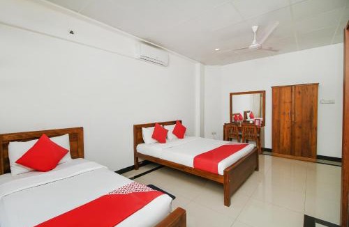 Boralesgamuwa Hotel | Grand Rovinka Hotel