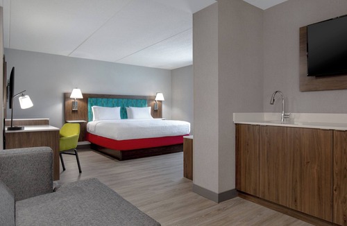 Brampton Hotel | Hampton Inn by Hilton Brampton Toronto