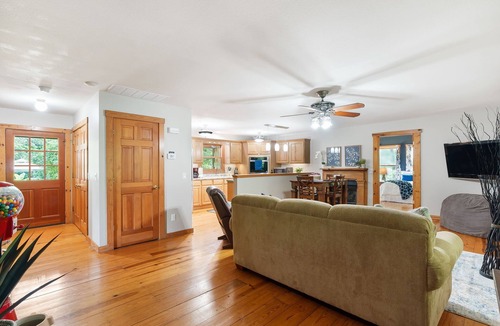 Turners House | Hidden Gem: Upscale Area, EV Charger, Firepit, Near HWY65 and I44