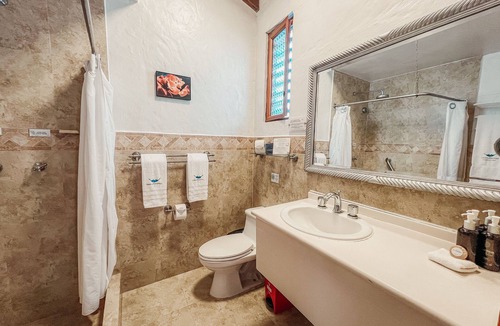 Puerto Villamil Hotel | Hotel Isamar Galapagos Beachfront