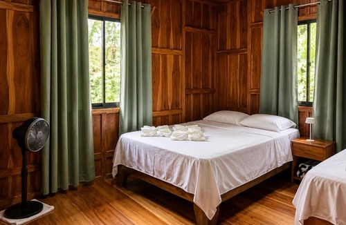 Katira Bed & Breakfast | House Rio Celeste Paradise