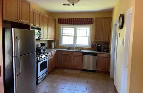 Hunter Condo | Hunter Mountain 2 Bedroom Condo - Steps to Ski Slopes!